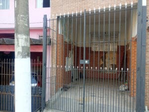 Trabalho em metal realizado pela equipe da Metal Portas