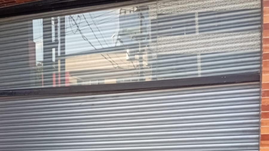 Conserto de porta de aço pela Metal Portas Serralheria